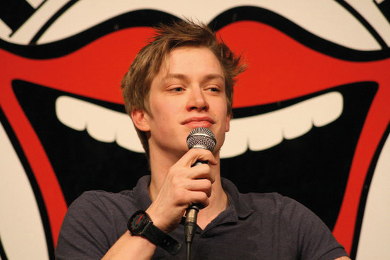 Daniel Sloss brings brightness to dark topics